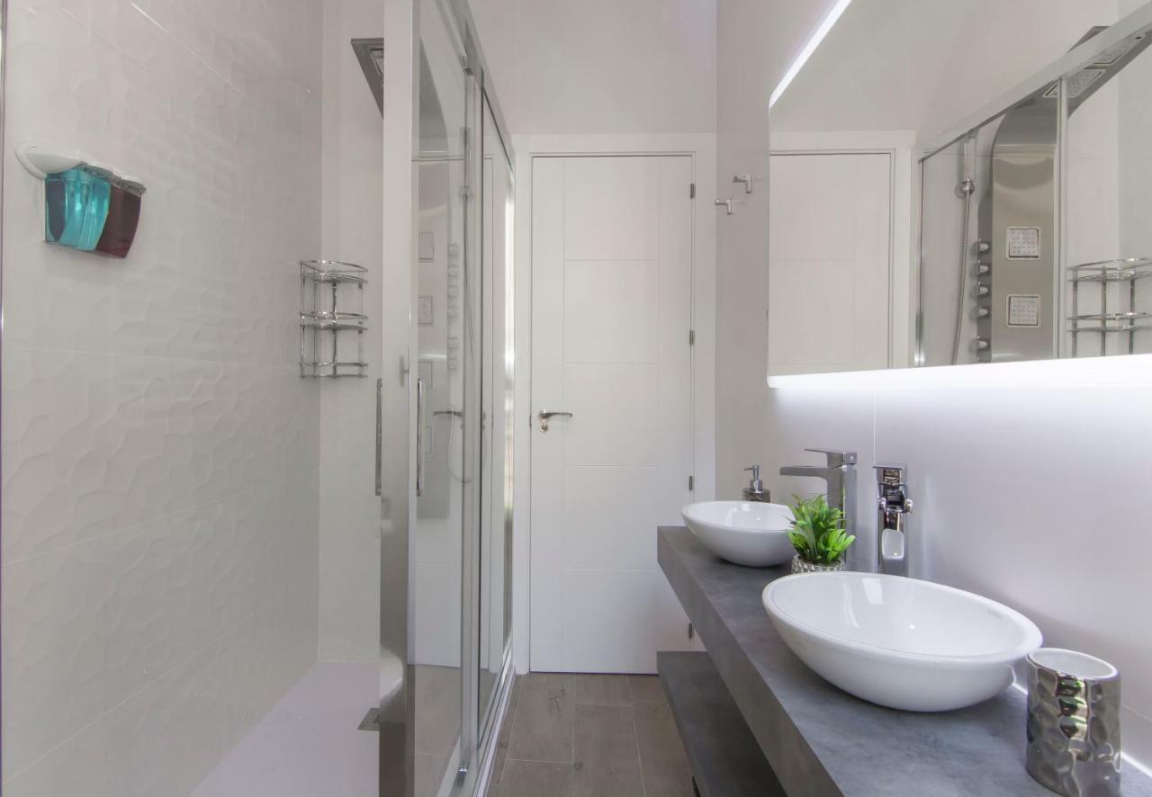 Sol Luxury Suites Madrid Eksteriør billede