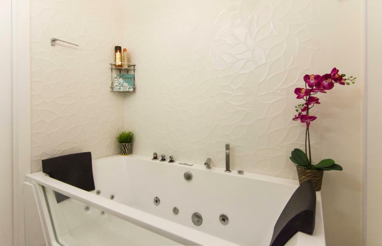 Sol Luxury Suites Madrid Eksteriør billede