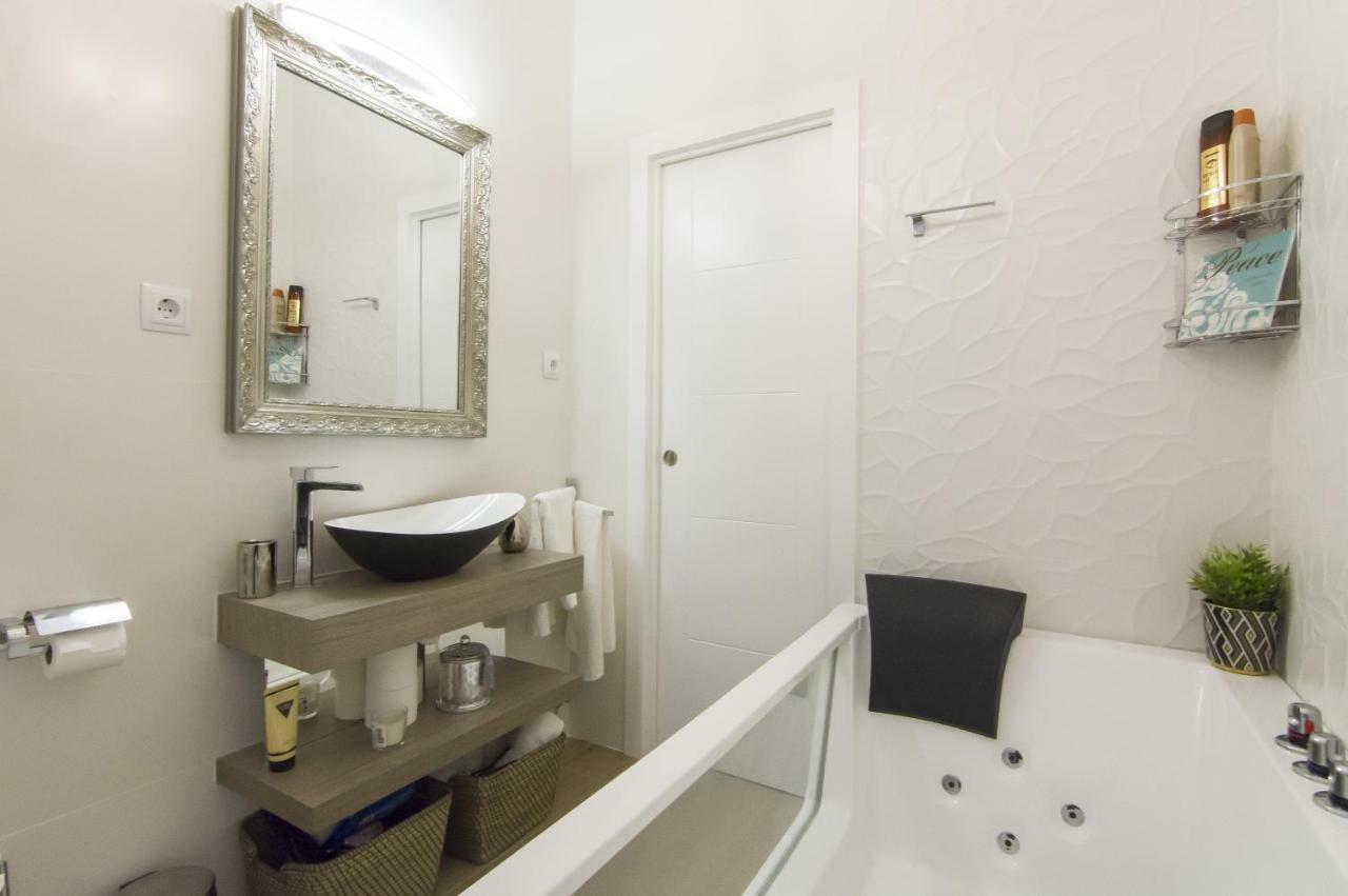 Sol Luxury Suites Madrid Eksteriør billede