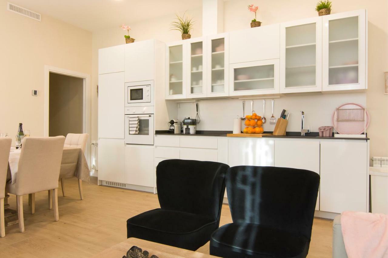 Sol Luxury Suites Madrid Eksteriør billede