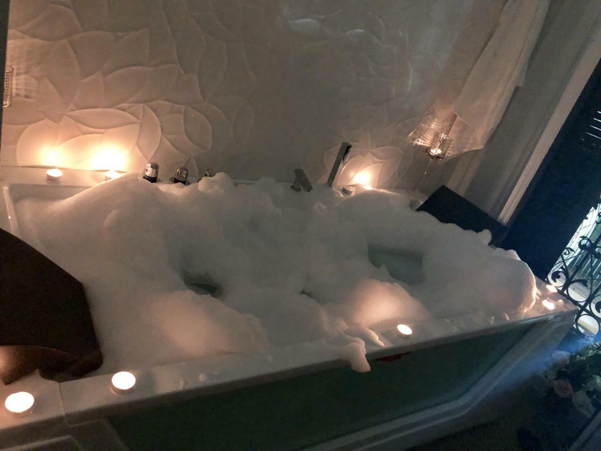 Sol Luxury Suites Madrid Eksteriør billede