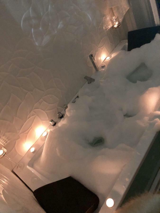 Sol Luxury Suites Madrid Eksteriør billede